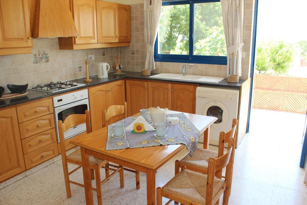 Kavalla Forest Villas Paphos Zimmer foto